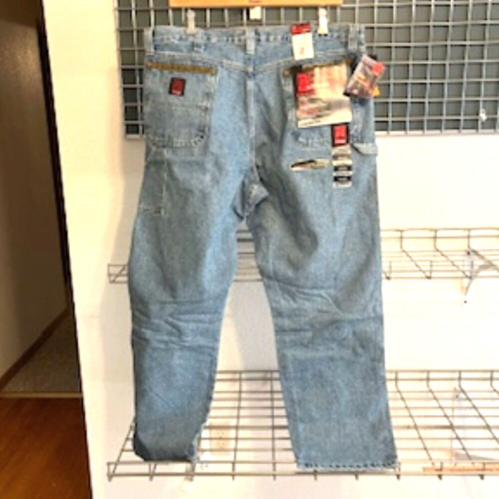 Size: 40 x 32 Riggs Carpenter Workwear Jeans . Wrangler . New w/ Tags